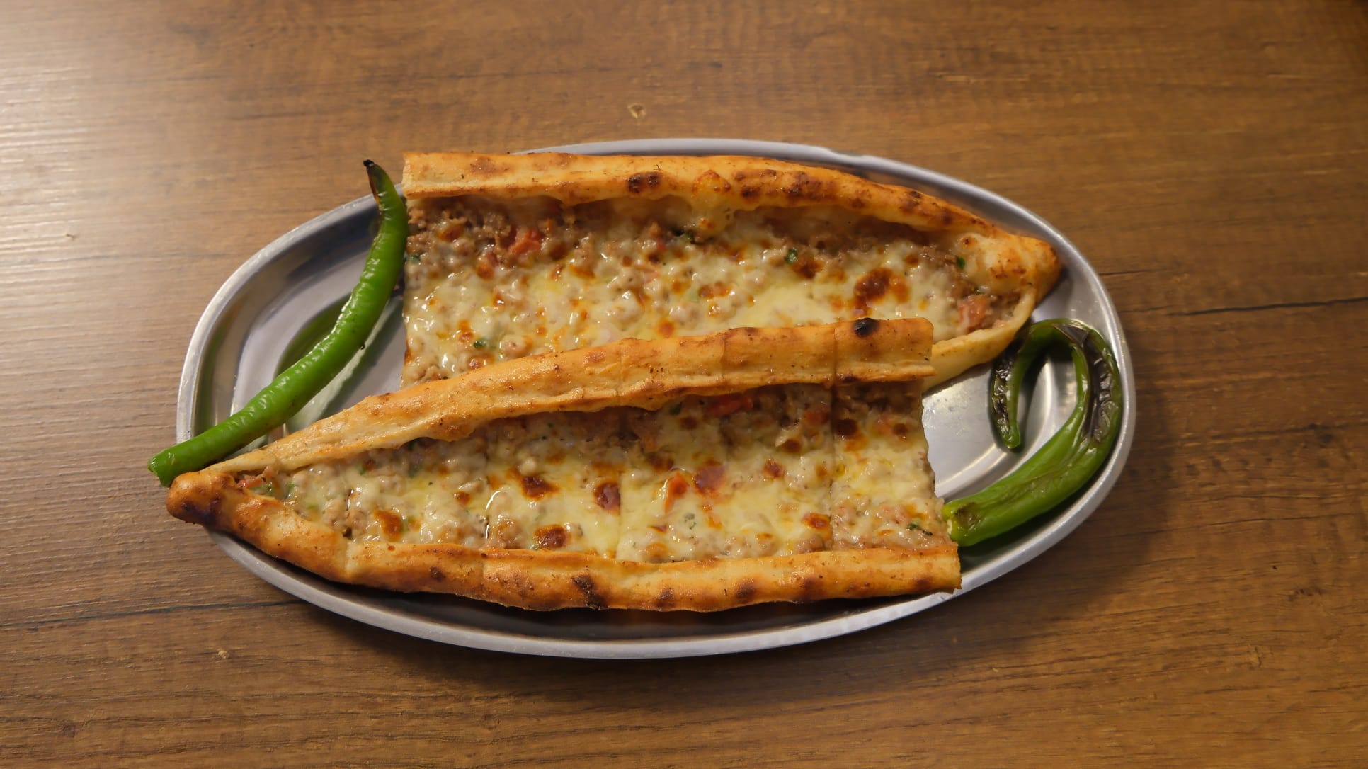 Kıymalı Kaşarlı Pide